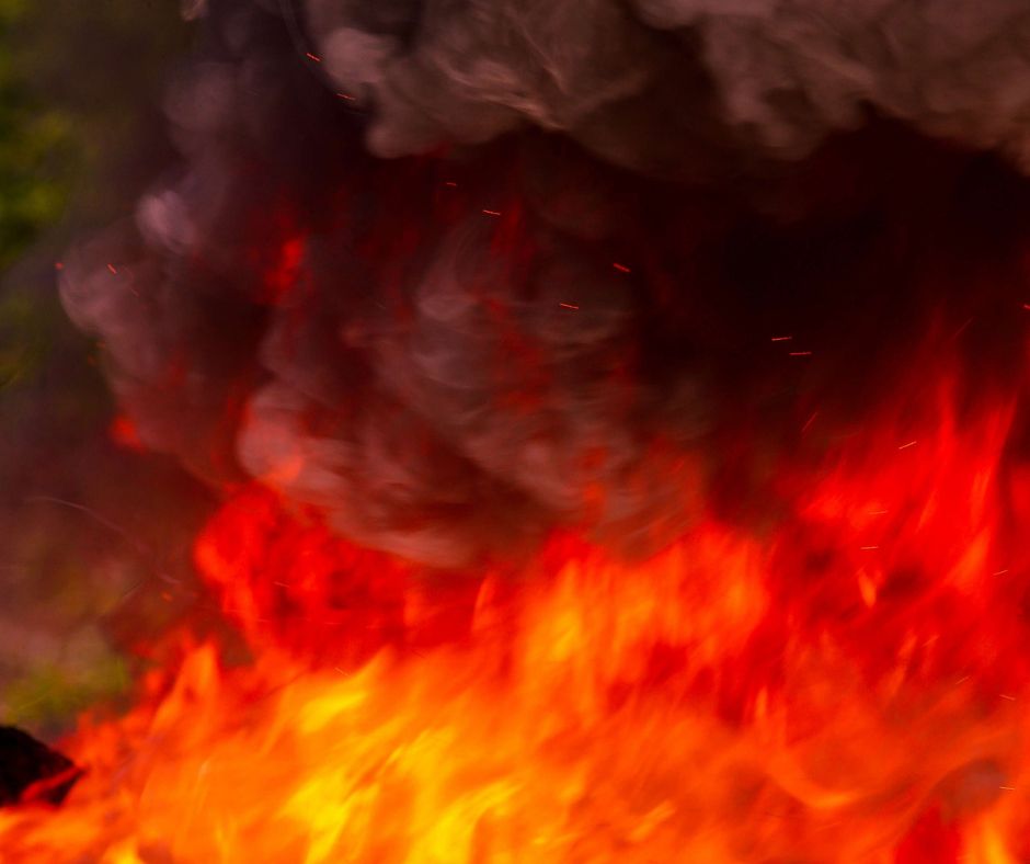 Incendio alle scuole Rodari: danni per 500 mila euro e indagini in corso