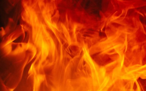 Incendio in viale Europa: sette squadre di vigili del fuoco in azione