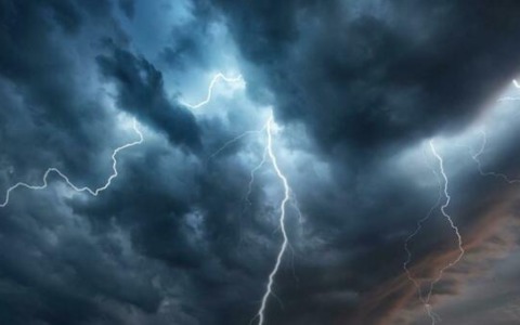 Frana sulla Sp5, strada chiusa tra Cadero e Graglio