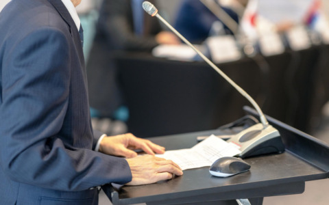 Saronno Civica critica la riduzione delle uscite del settimanale comunale