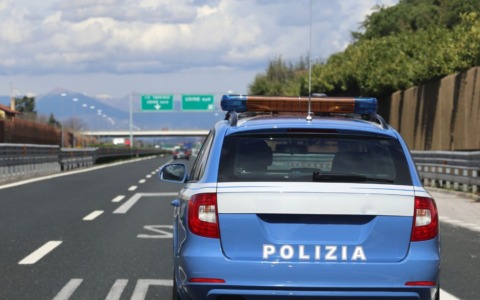 Accoltellamento nella notte, 19enne in pericolo di vita
