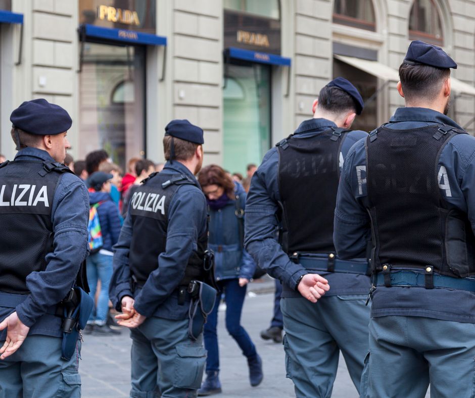 Diciassette agenti della Polizia di Stato in servizio