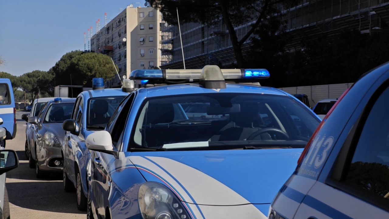Controlli della polizia: identificate 85 persone