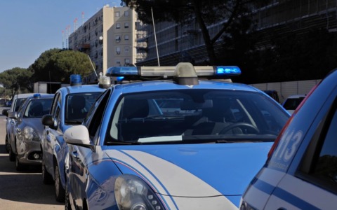 Controlli della polizia: identificate 85 persone